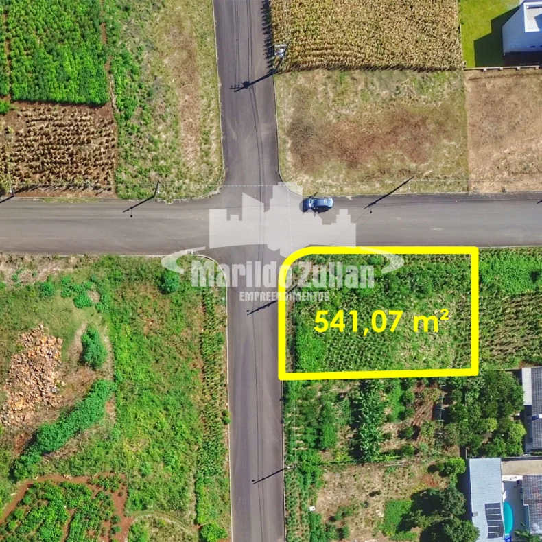 Terreno de Esquina com 541 m²