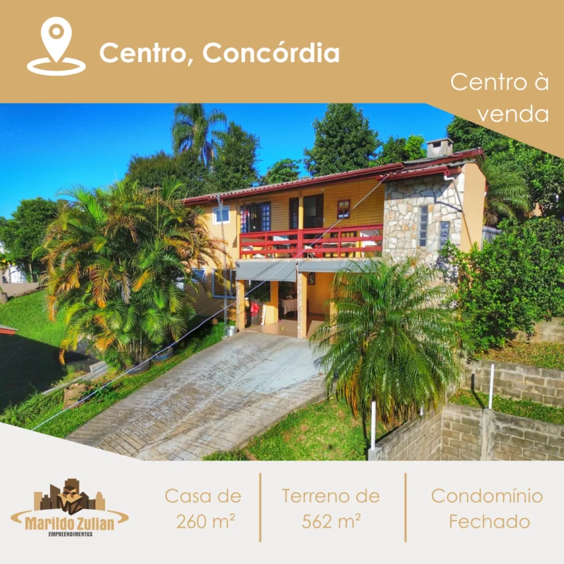 Casa com Visão da Cidade em Condomínio Fechado