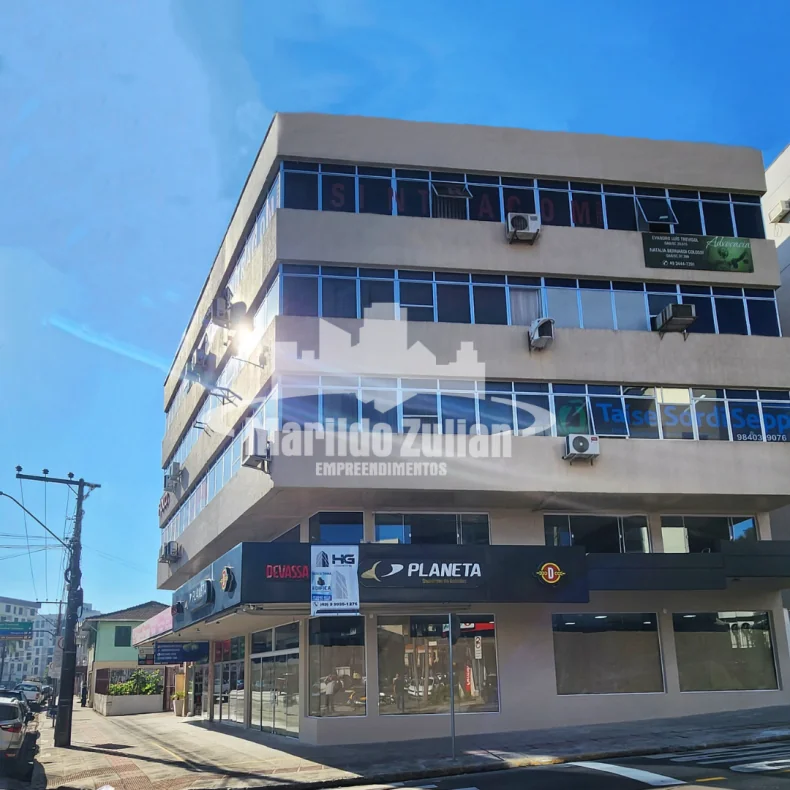 Salas Comercias na R. 29 de Julho