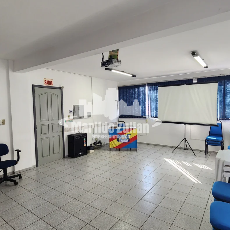 Salas Comercias na R. 29 de Julho