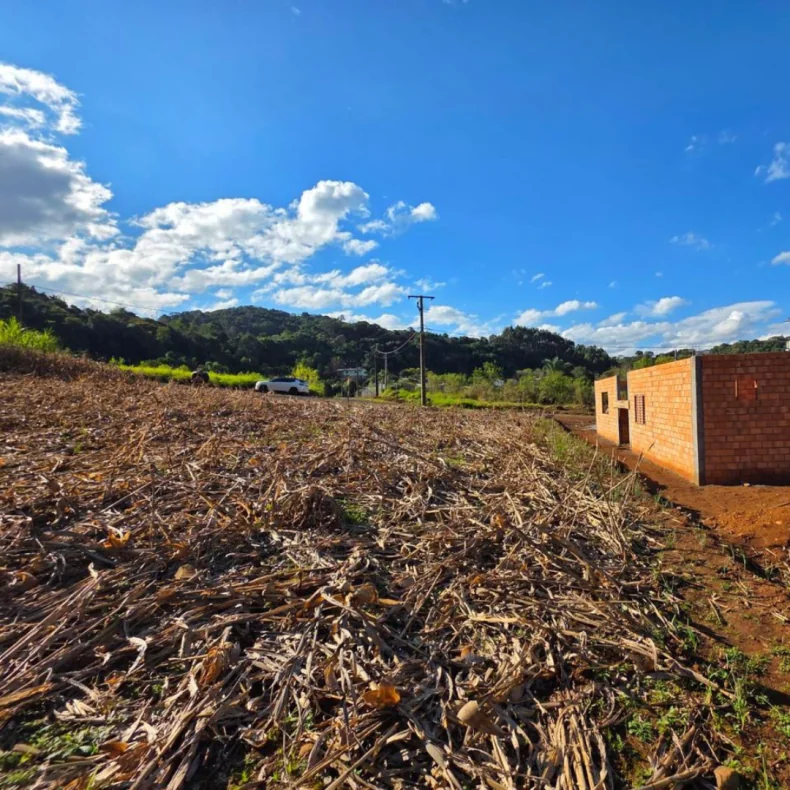  Terreno à venda na Vila Jacob Biezus!