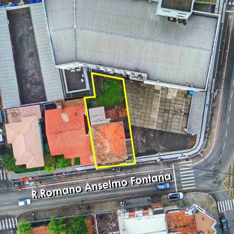  Terreno Central com Construção e Renda Garantida!