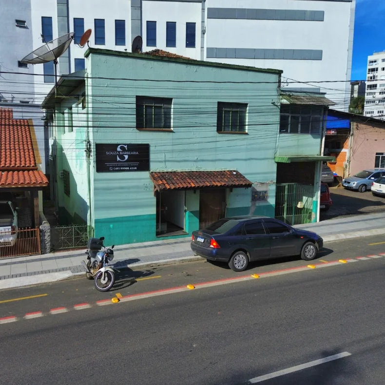  Terreno Central com Construção e Renda Garantida!