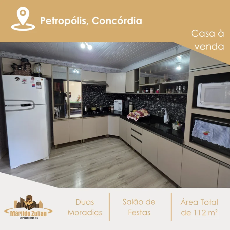 Casa com Duas Moradias à Venda – Bairro Petrópolis