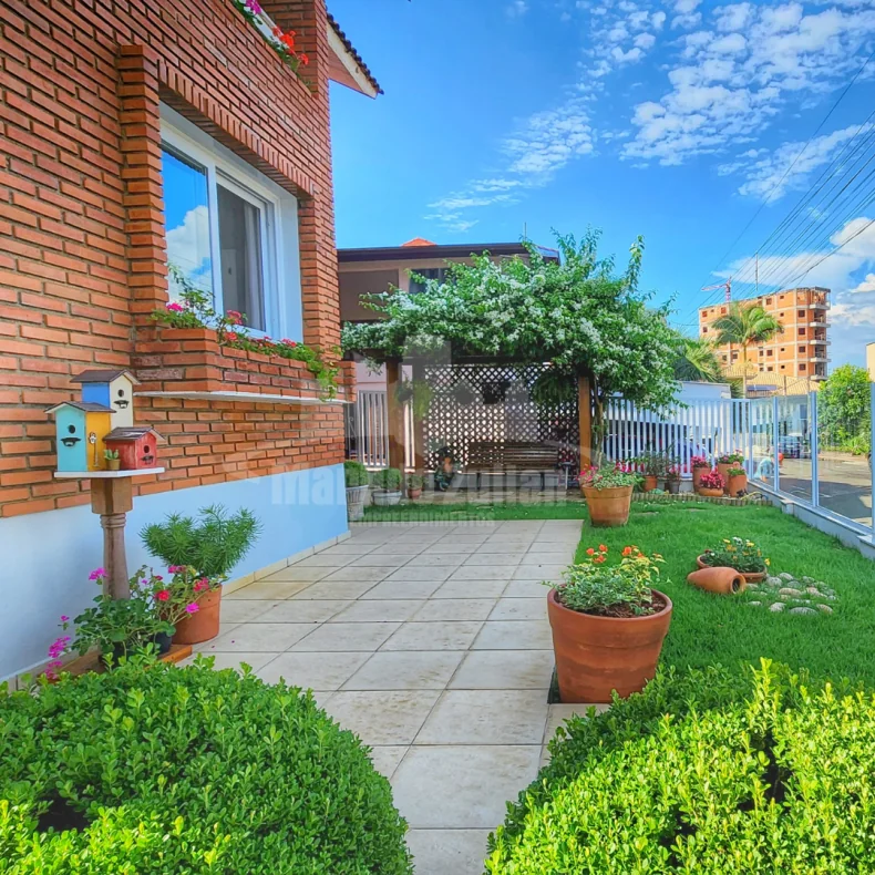 Casa dos Sonhos no Bairro Salete! 