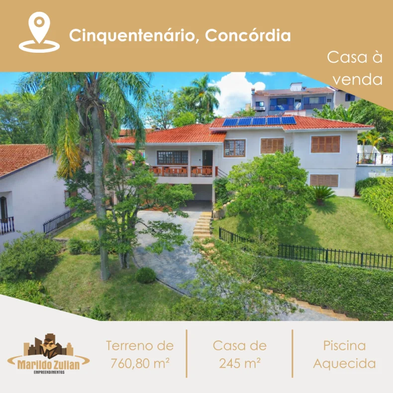 Casa com Piscina à Venda