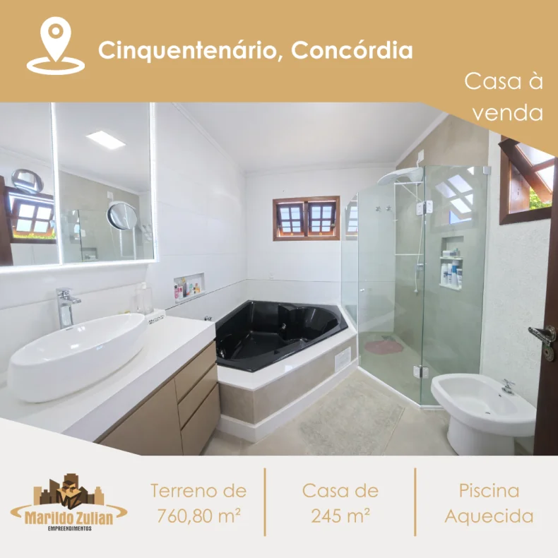 Casa com Piscina à Venda