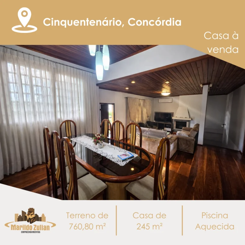 Casa com Piscina à Venda