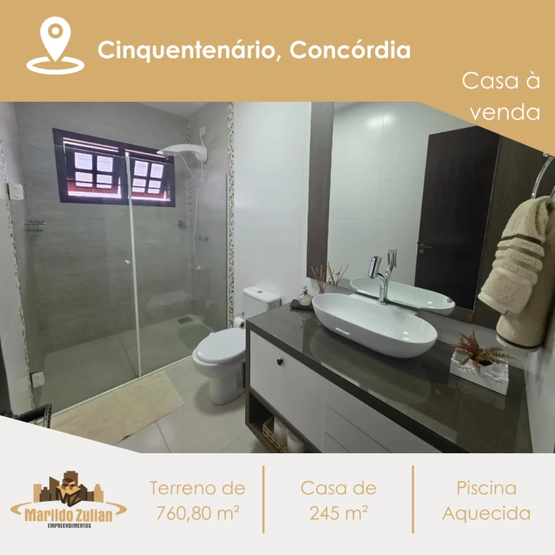 Casa com Piscina à Venda