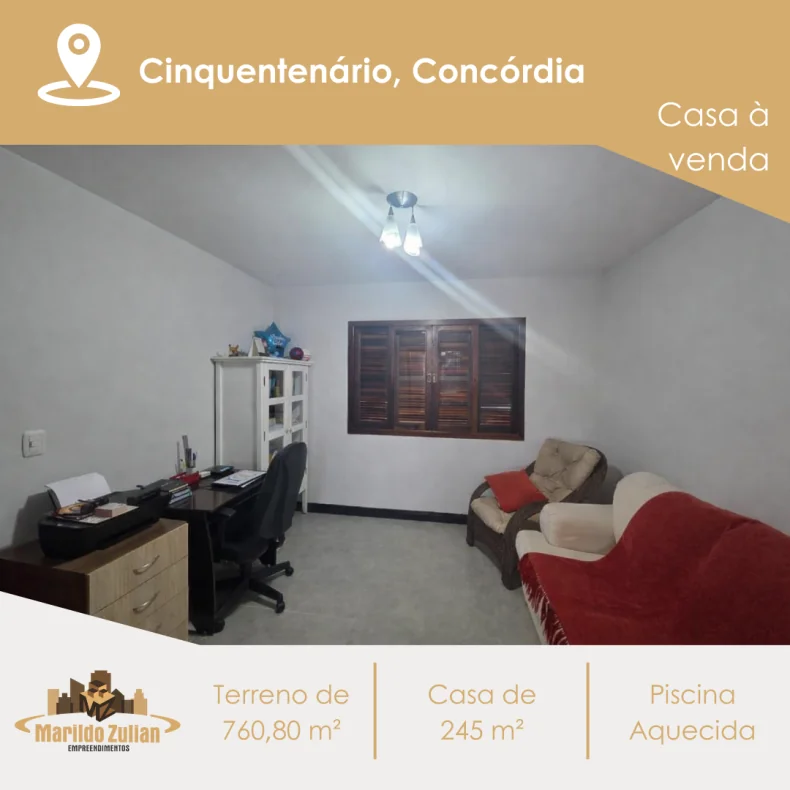 Casa com Piscina à Venda