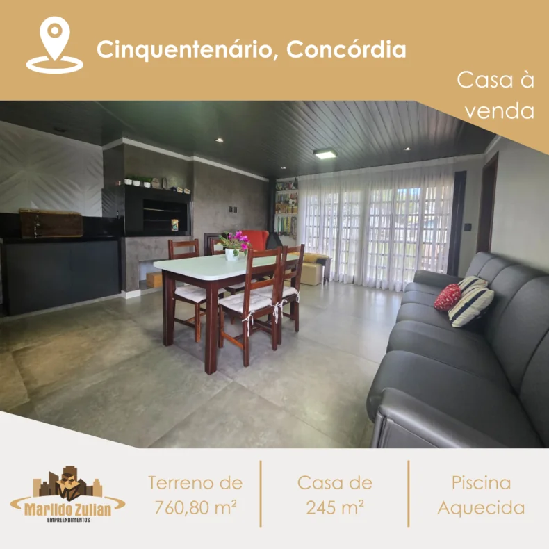 Casa com Piscina à Venda
