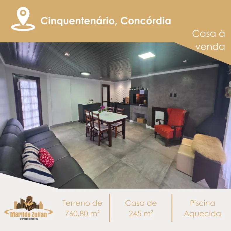 Casa com Piscina à Venda