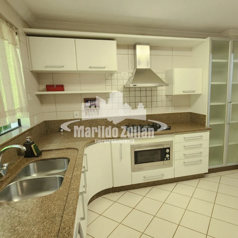 Casa de Alto Padrão no Jardim!
